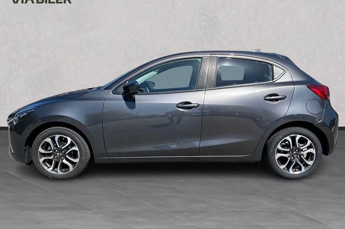 Grå Mazda 2 fra 2017