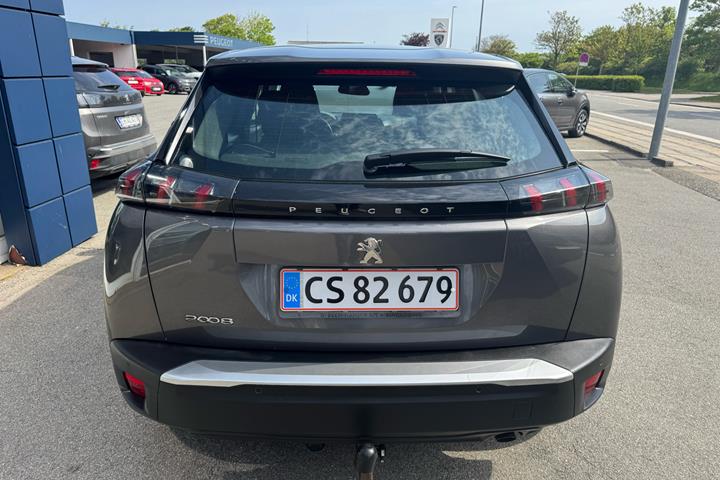 Grå Peugeot 2008 fra 2020