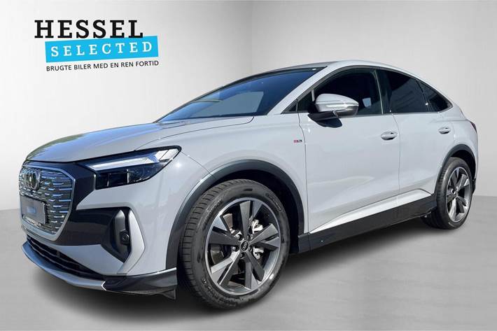 Grå Audi Q4 e-tron fra 2025 set udefra