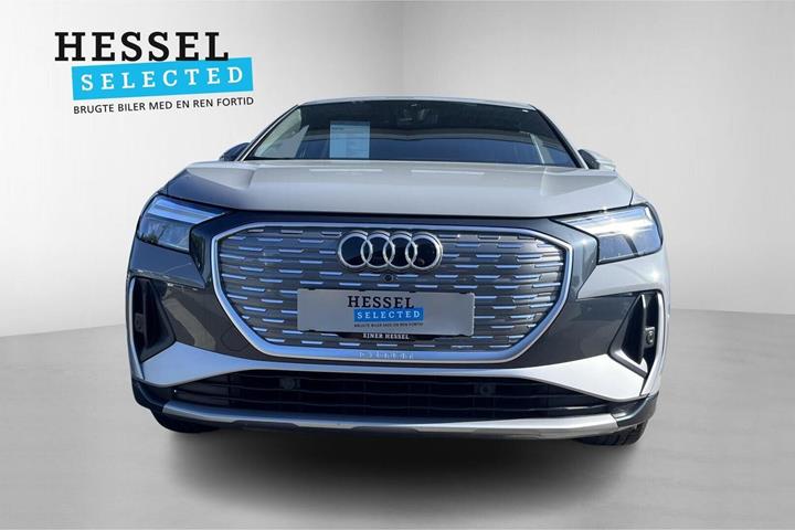 Grå Audi Q4 e-tron fra 2025