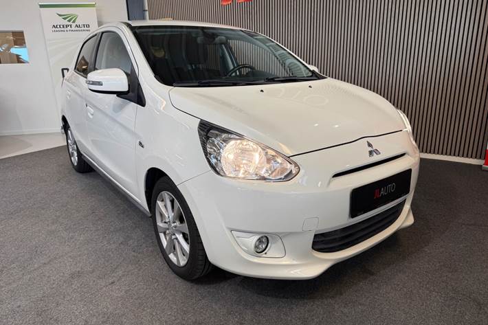 Hvid Mitsubishi Space Star fra 2015