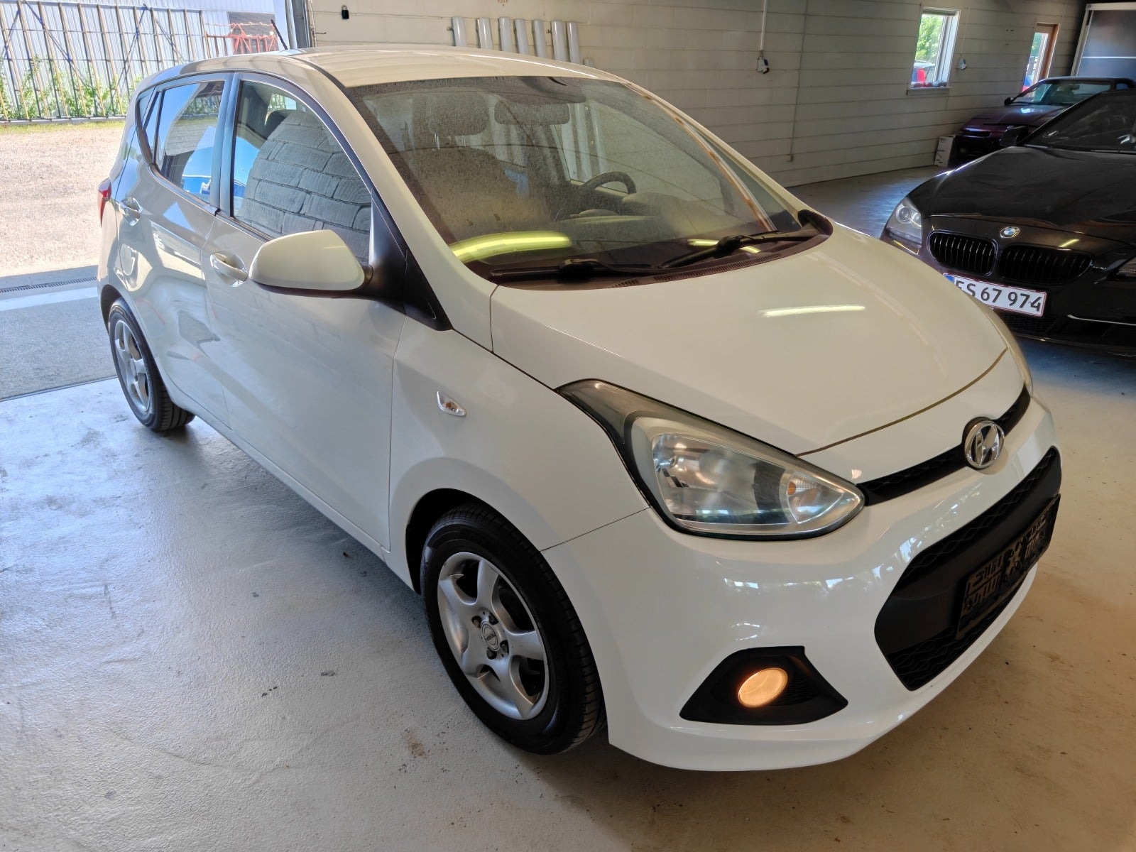 Gul Hyundai i10 fra 2014