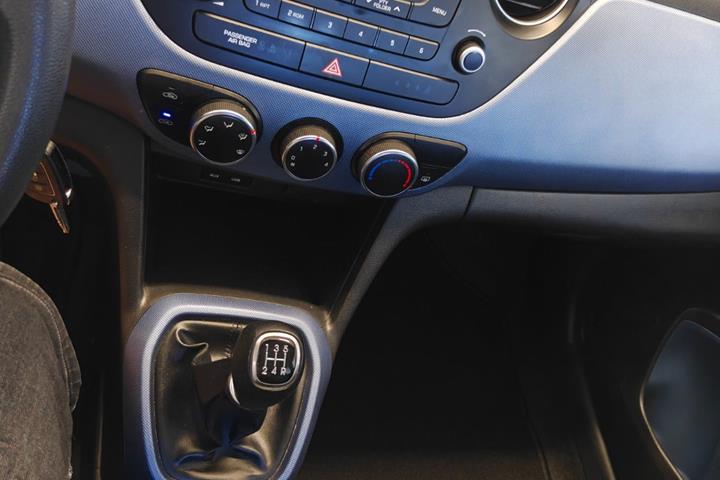 Gul Hyundai i10 fra 2014