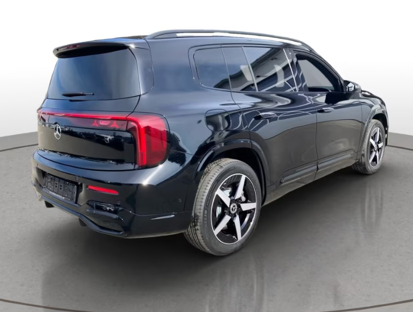 Sort Mercedes GLB250+ fra 2026