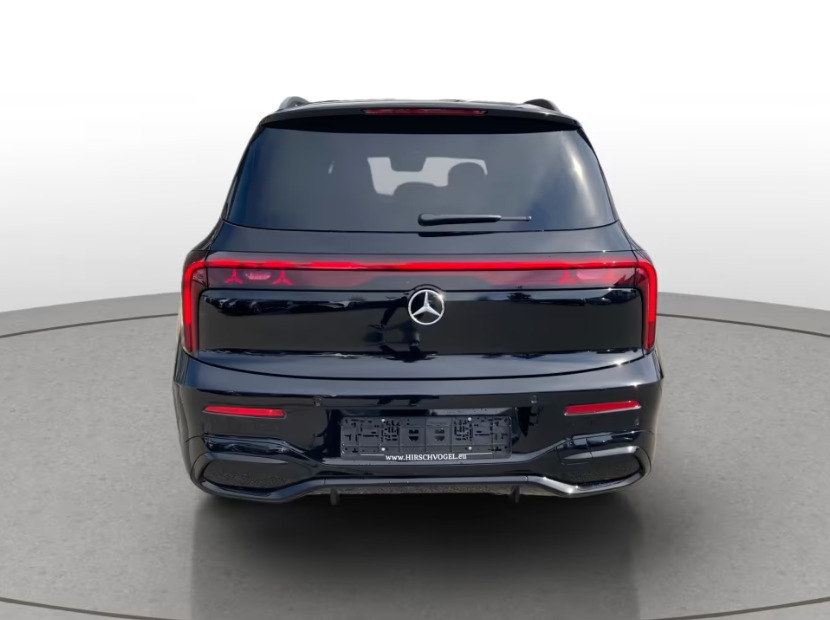 Sort Mercedes GLB250+ fra 2026 set udefra