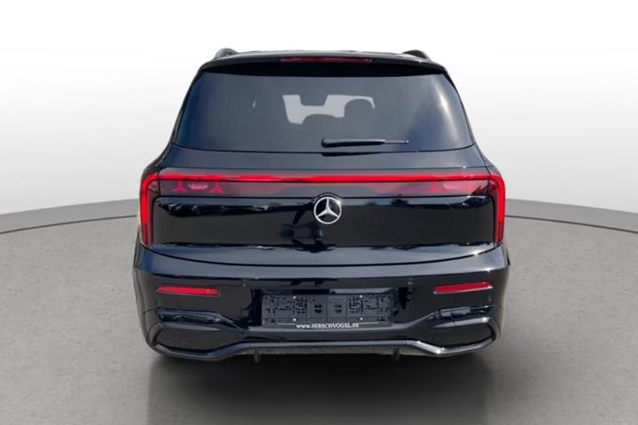 Sort Mercedes GLB250+ fra 2026 set udefra