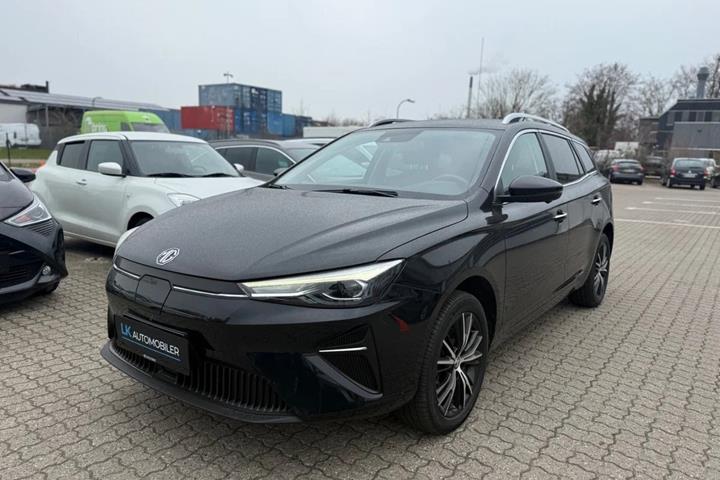 Sort MG MG5 fra 2022 set udefra