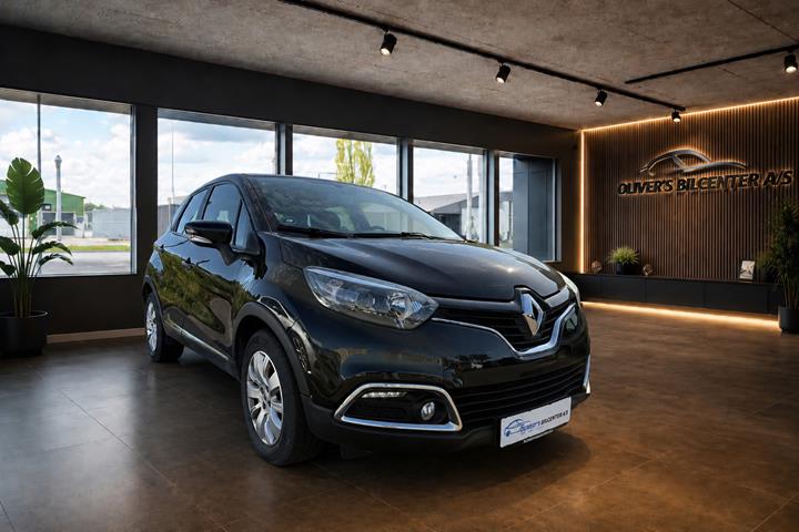 Sort Renault Captur fra 2017 set udefra