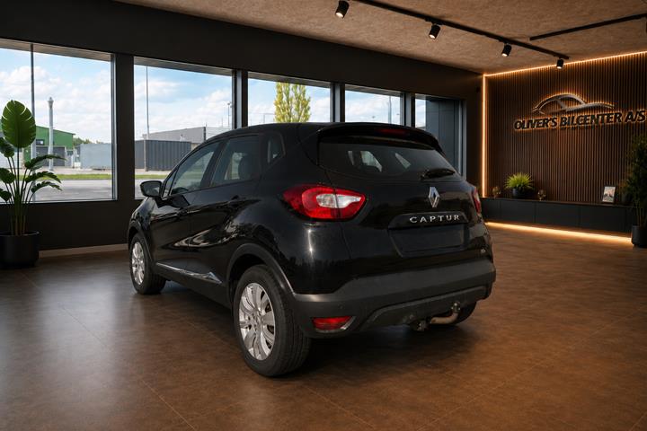 Sort Renault Captur fra 2017