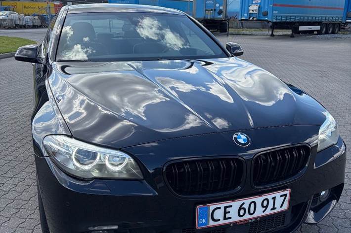 Sort BMW 520d fra 2016
