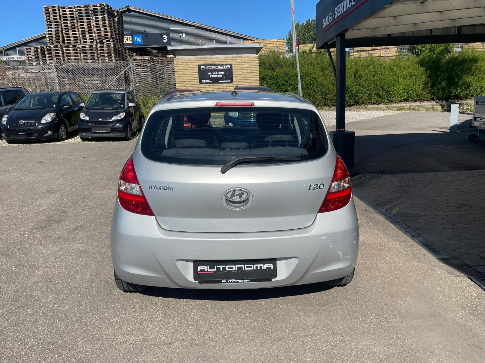 Sølv Hyundai i20 fra 2010