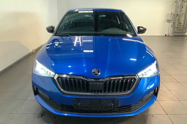 Blå Skoda Scala fra 2020
