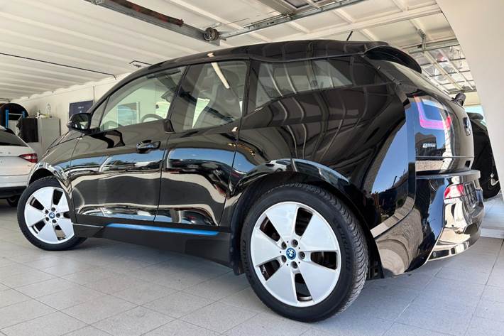 Sort BMW i3 fra 2017