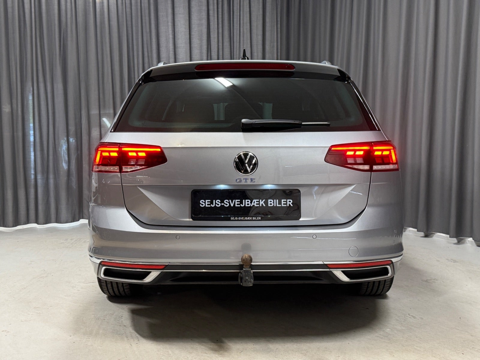 Sølv VW Passat fra 2021
