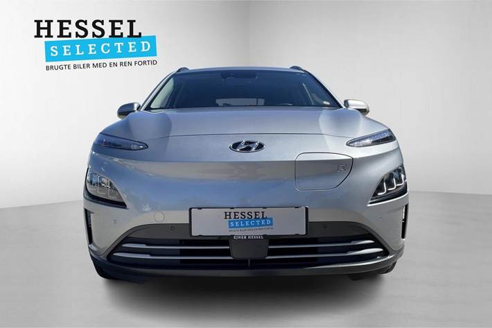 Grå Hyundai Kona fra 2022