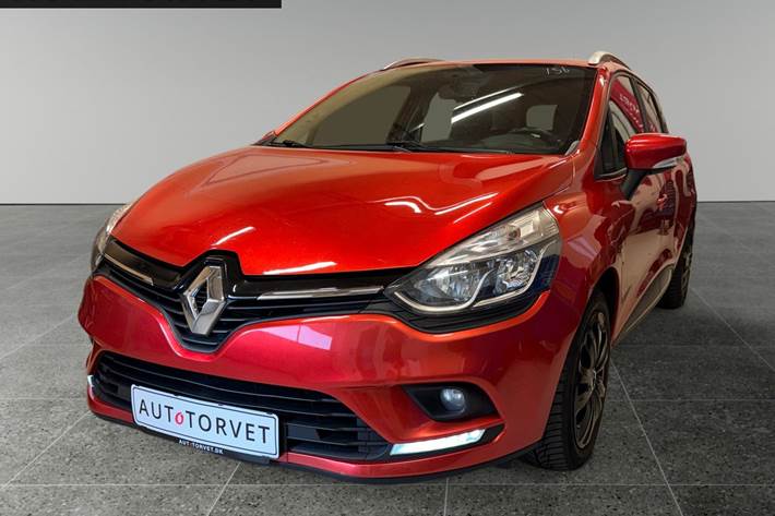 Rød Renault Clio IV fra 2018