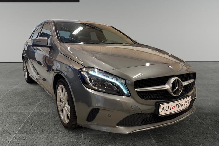 Grå Mercedes A200 fra 2017