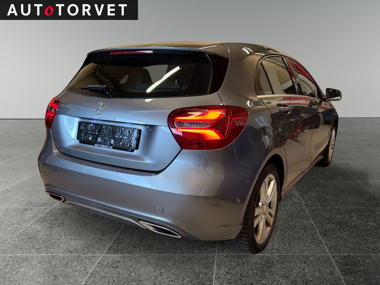 Grå Mercedes A200 fra 2017