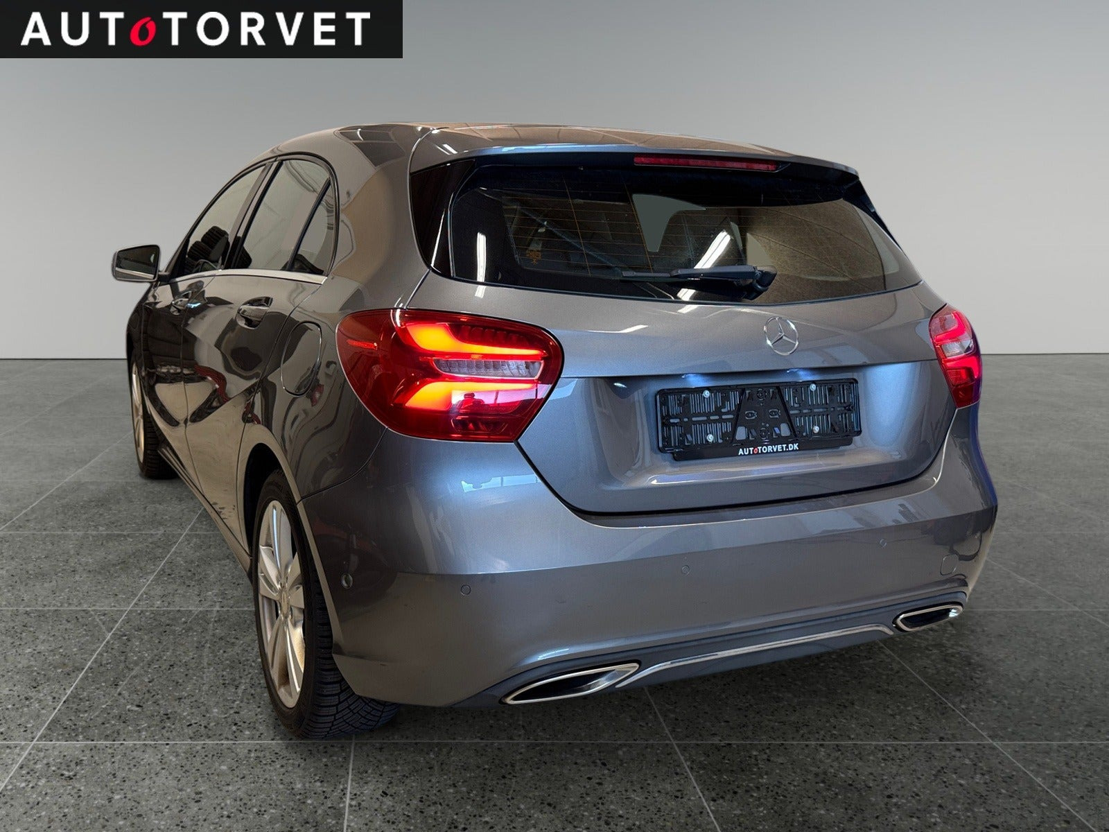 Grå Mercedes A200 fra 2017
