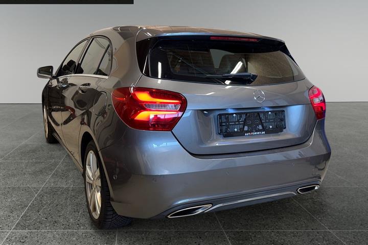 Grå Mercedes A200 fra 2017