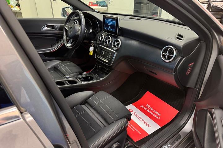 Grå Mercedes A200 fra 2017