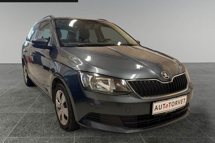 Grå Skoda Fabia fra 2018