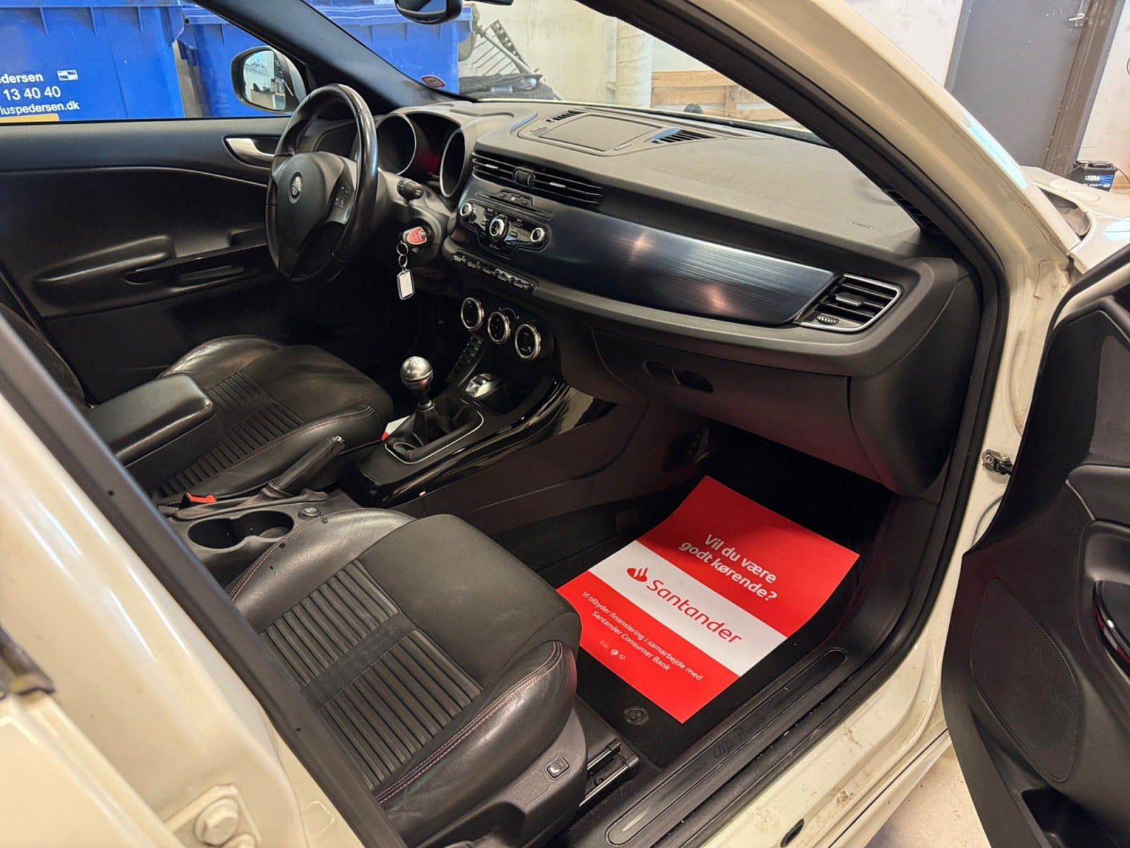 Hvid Alfa Romeo Giulietta fra 2011