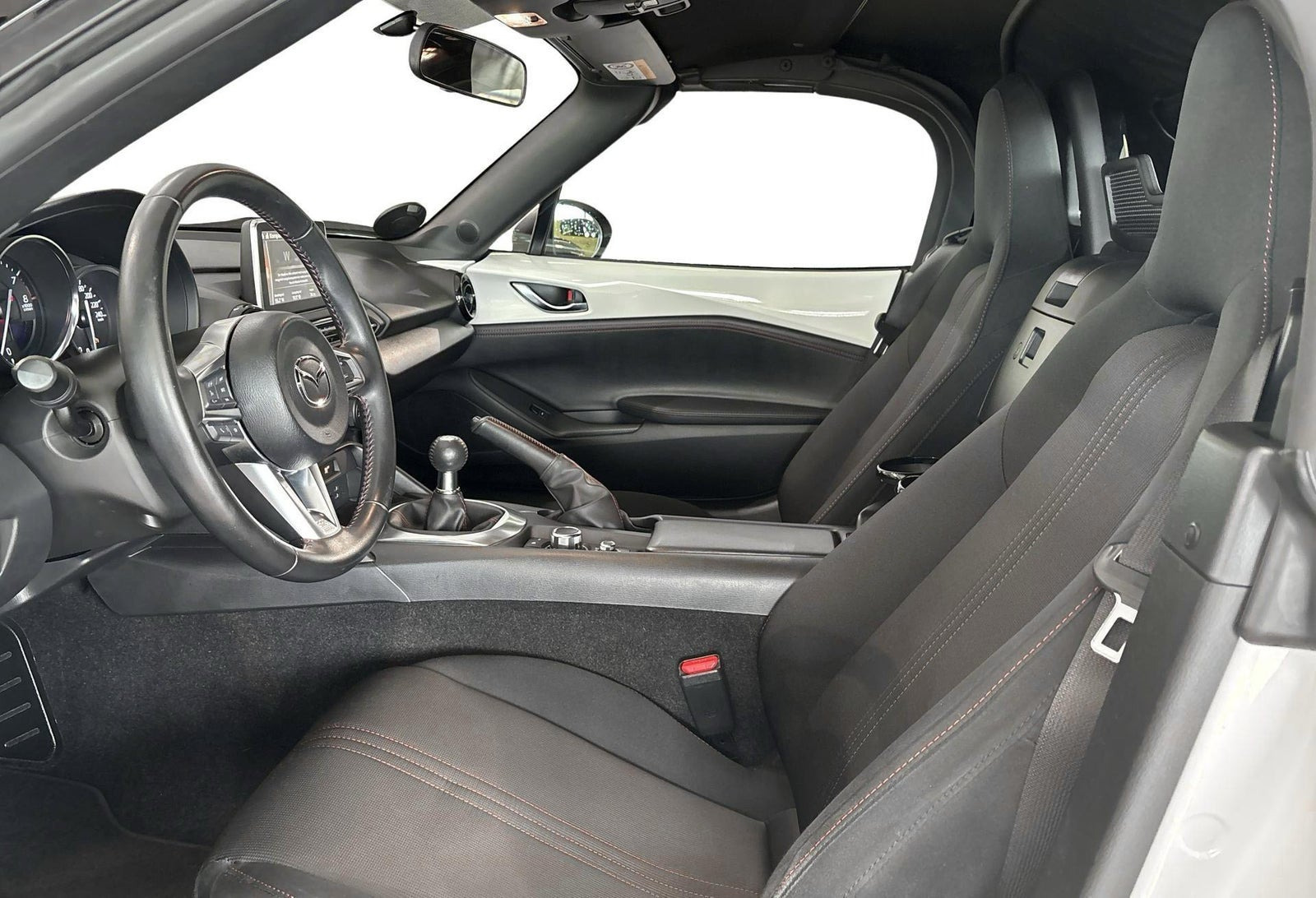 Hvid Mazda MX-5 fra 2016