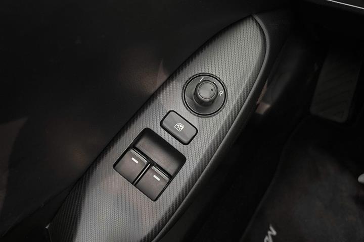 Hvid Mazda MX-5 fra 2016
