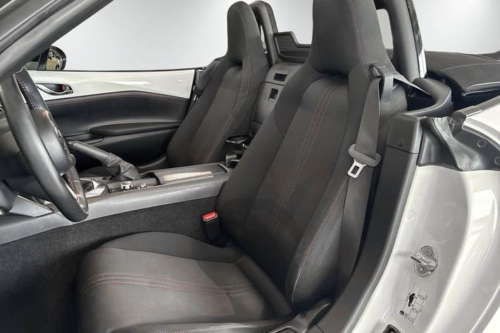 Hvid Mazda MX-5 fra 2016