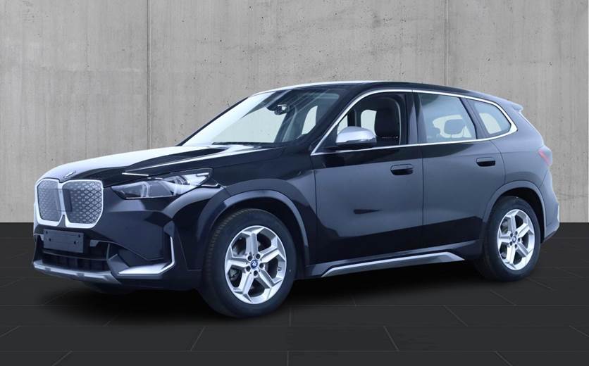 BMW iX1 xDrive30 X-Line