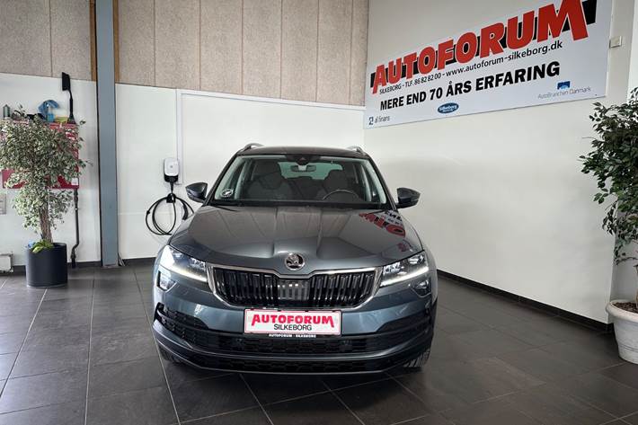 Grå Skoda Karoq fra 2021