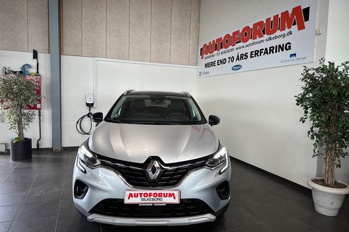 Grå Renault Captur fra 2020