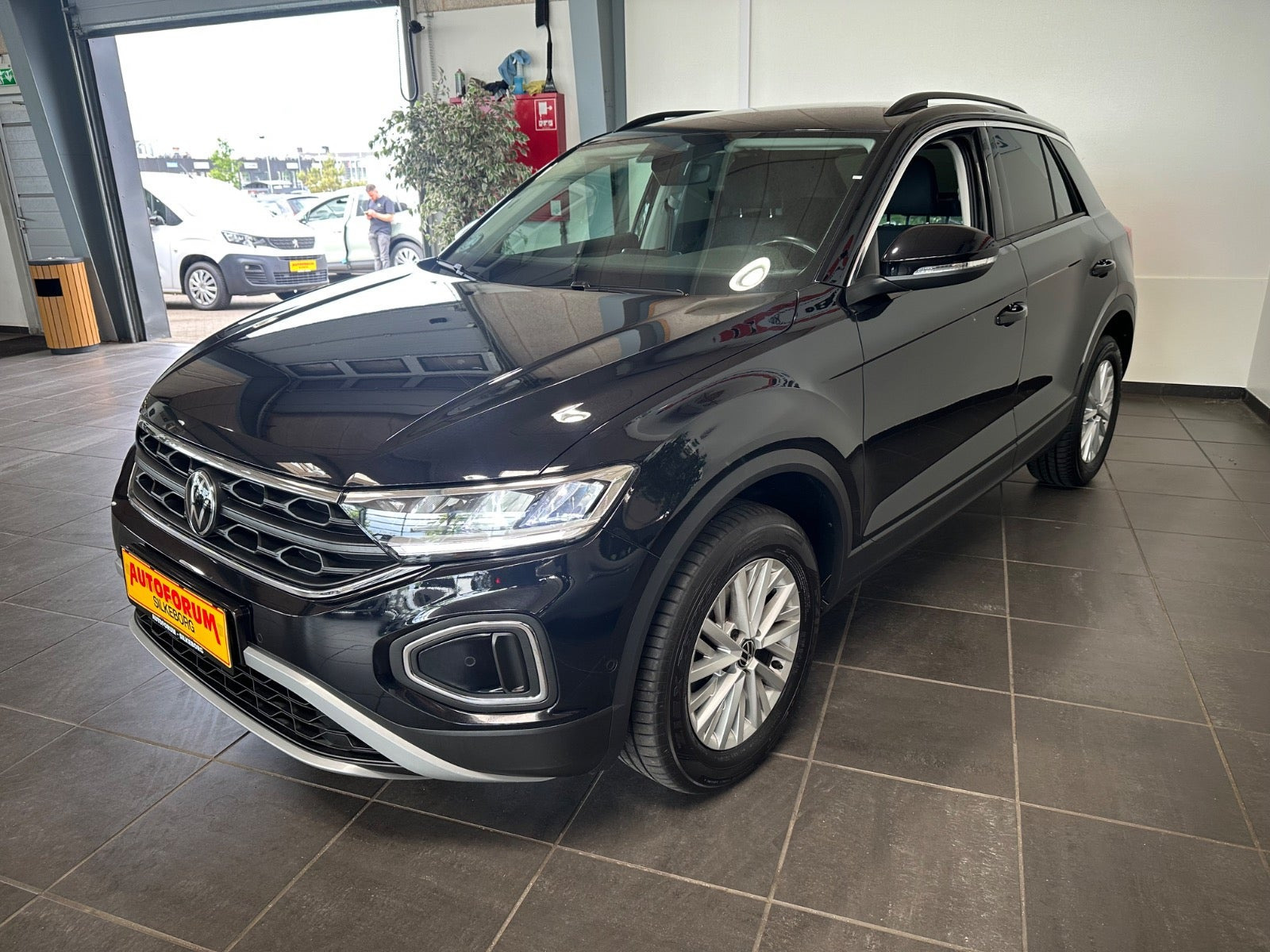 Sort VW T-Roc fra 2024