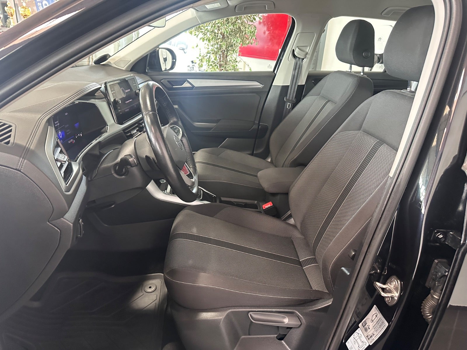 Sort VW T-Roc fra 2024