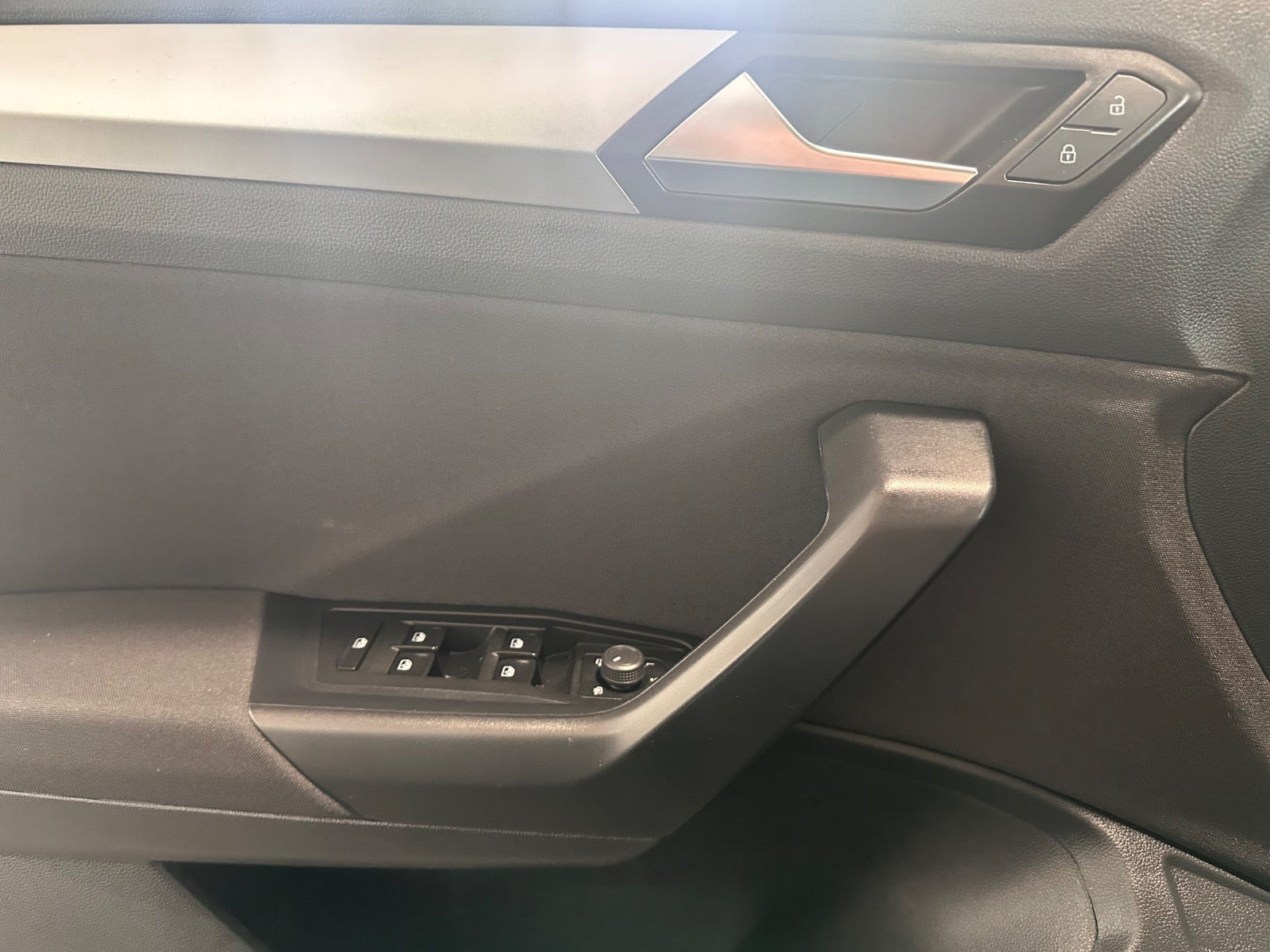 Sort VW T-Roc fra 2024