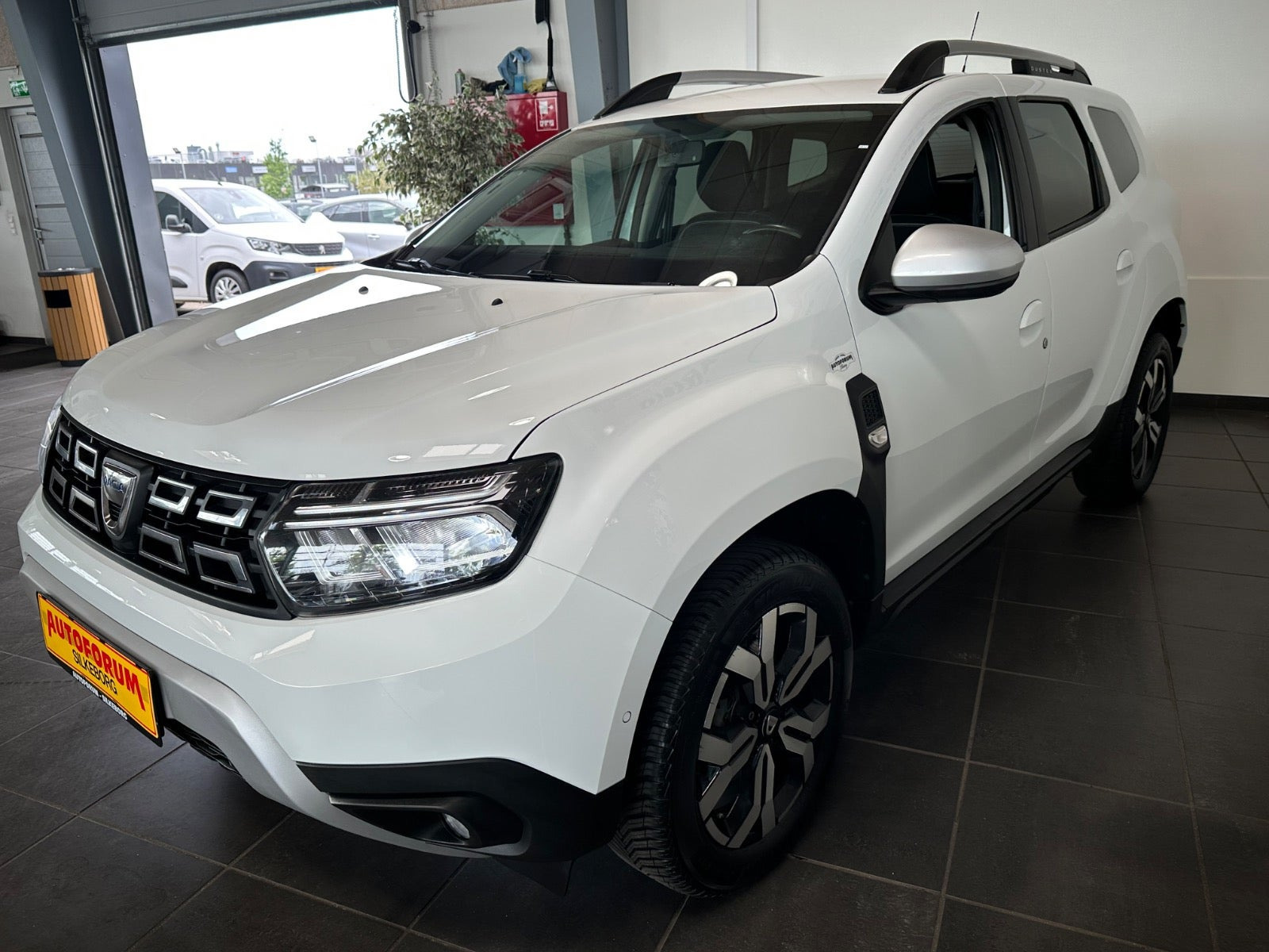 Hvid Dacia Duster fra 2022