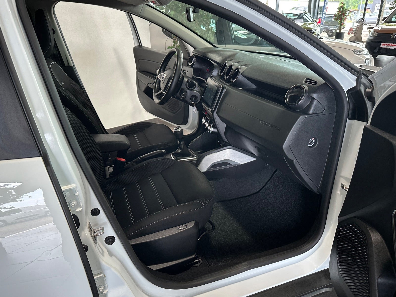 Hvid Dacia Duster fra 2022