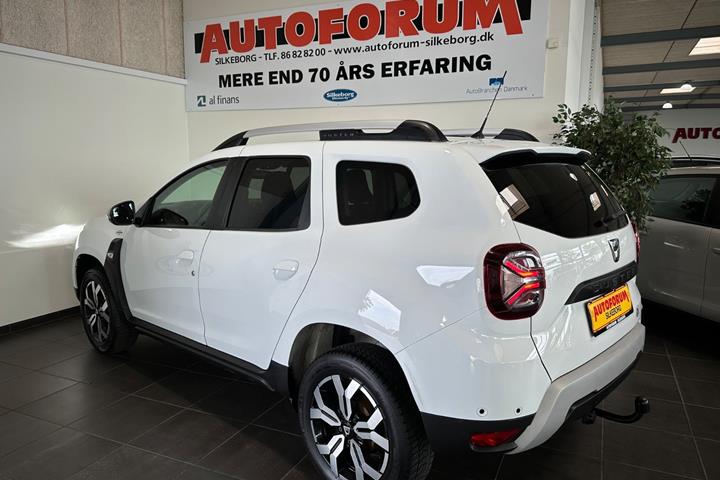 Hvid Dacia Duster fra 2022