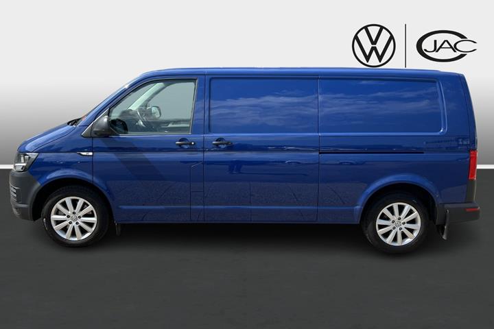 Blå VW Transporter fra 2018