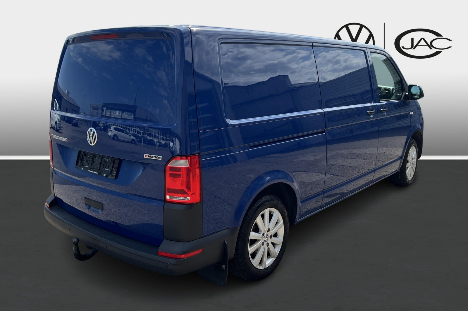 Blå VW Transporter fra 2018