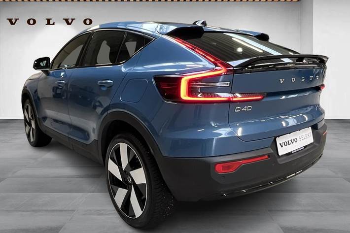 Blå Volvo C40 fra 2023