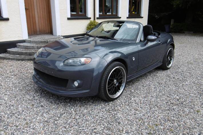 Grå Mazda MX-5 fra 2007