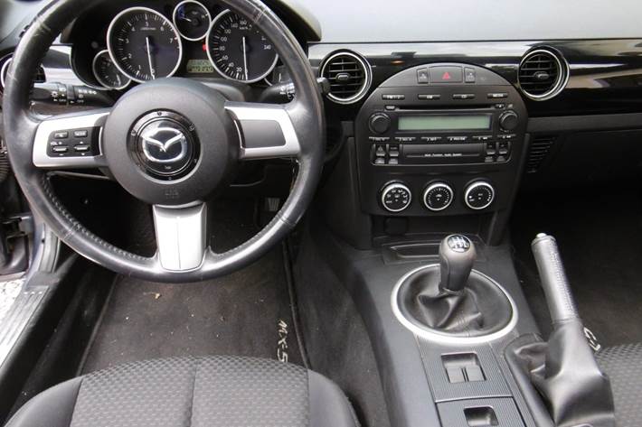 Grå Mazda MX-5 fra 2007