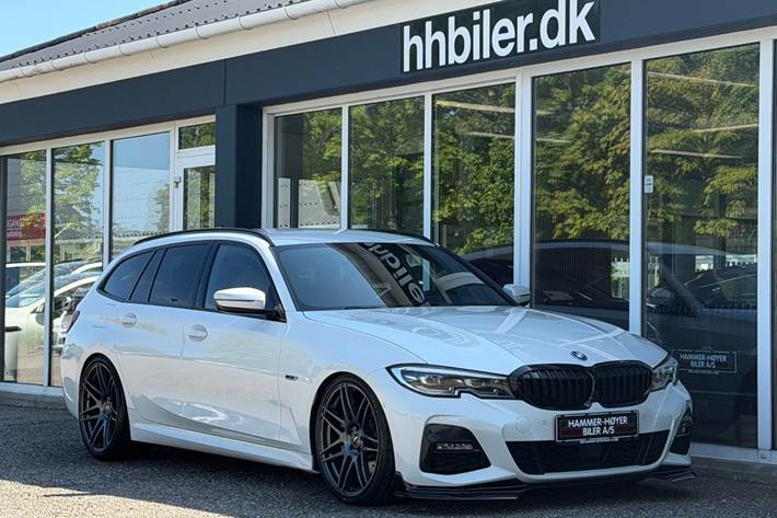 Hvid BMW 330e fra 2020