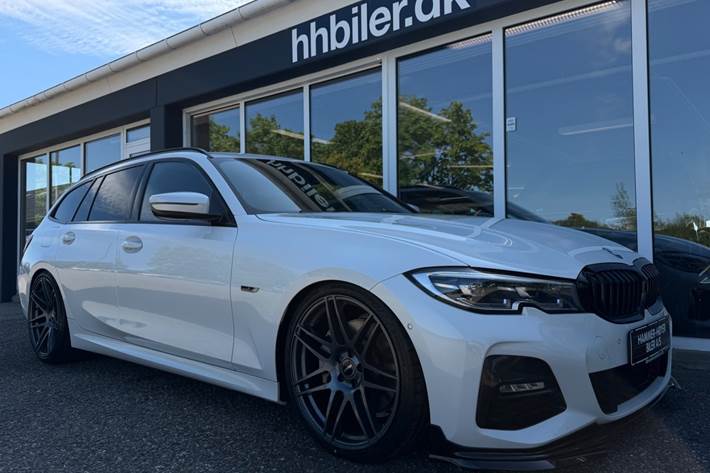Hvid BMW 330e fra 2020