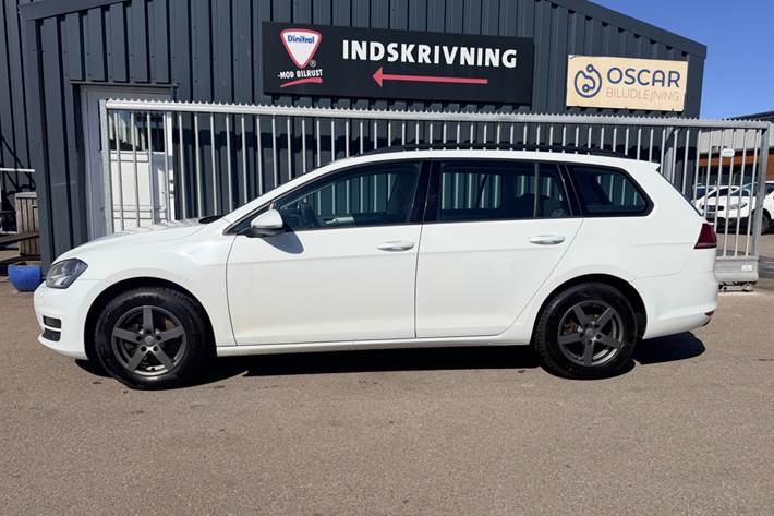 Hvid VW Golf VII fra 2015