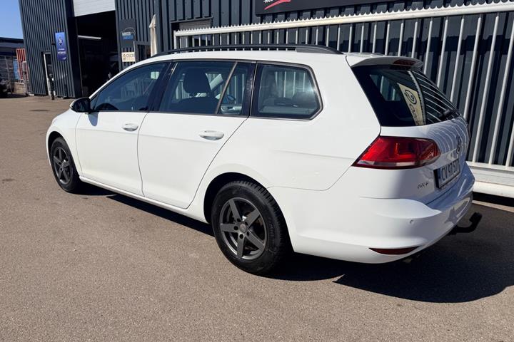Hvid VW Golf VII fra 2015