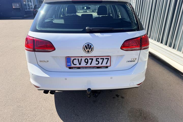 Hvid VW Golf VII fra 2015
