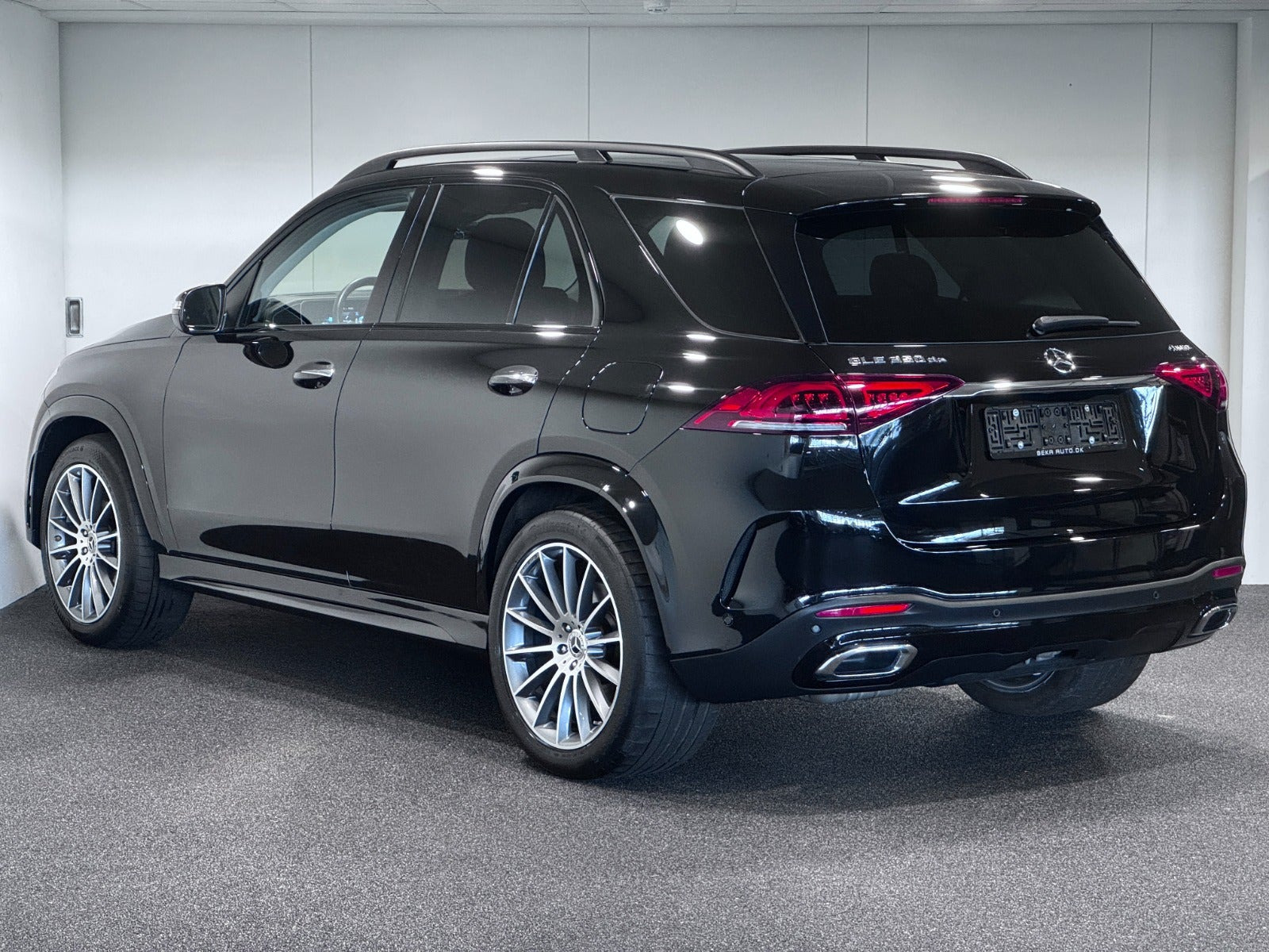 Sort Mercedes GLE350 de fra 2023